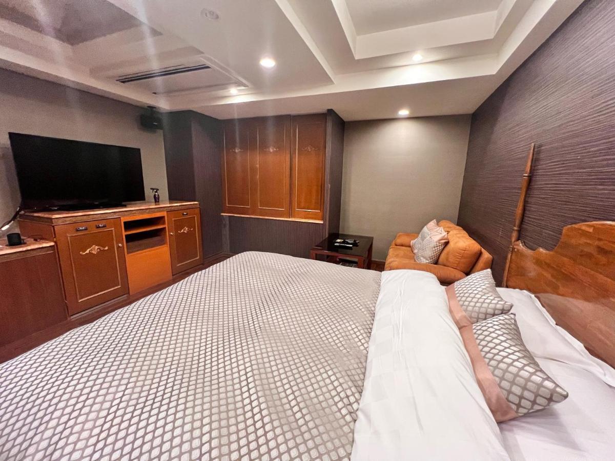 Hotel Crystal Gate Nagoya - Couple Hotel (Adults Only) Kültér fotó
